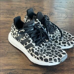 Adidas woman’s Swift Run 1.0 running shoes Leopard print size 8